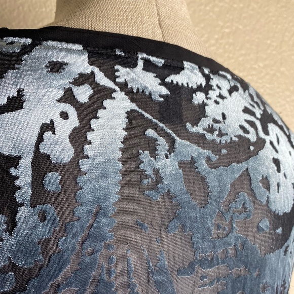 Simply Vera Wang Sheer Velvet Burnout Top - Picture 5 of 12